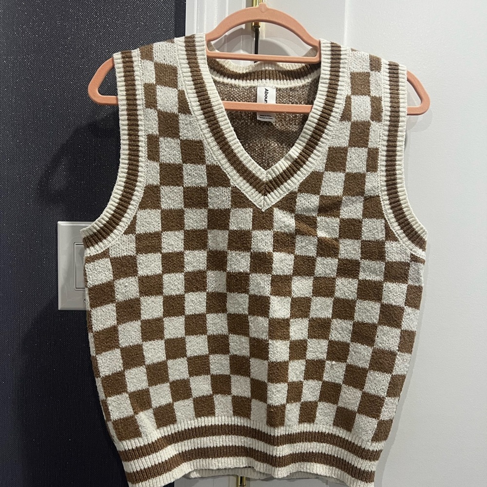 Abound Brown and Cream Checkered V-Neck Sweater